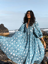 Laden Sie das Bild in den Galerie-Viewer, Floral Balloon Sleeve Midi Dress