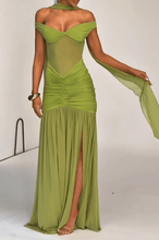 Carica l&#39;immagine nel visualizzatore di Gallery, V-shoulder Maxi Dress - Olive