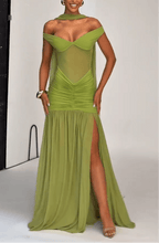 Carica l&#39;immagine nel visualizzatore di Gallery, V-shoulder Maxi Dress - Olive