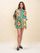 Görseli Galeri görüntüleyiciye yükleyin, Sunflower Print Button-Down Oversized Shirt