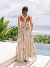 Carregar imagem no visualizador da galeria, Elastic Shirring Back Beige And Black Print Maxi Dress