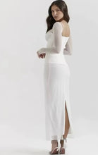 Indlæs billede til gallerivisning aikergood Rouge Off the Shoulder Maxi Dress