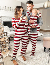 Görseli Galeri görüntüleyiciye yükleyin, Red and White Striped Round Collar Matching Pajamas Set