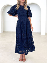 Carregar imagem no visualizador da galeria, Puff Sleeve Lace Midi Dress