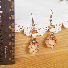 Görseli Galeri görüntüleyiciye yükleyin, Handmade Jewelry Retro Solid Wood Dried Fruit Earrings