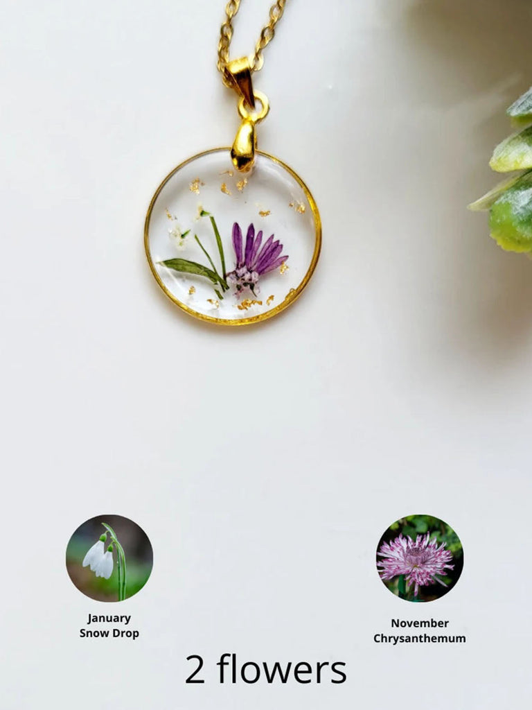 Colliers pendentifs en résine pressée avec bouquet de fleurs de naissance faits à la main