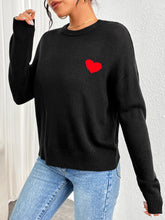 Carica l&#39;immagine nel visualizzatore di Gallery, Heart Embroidered Crewneck Sweater