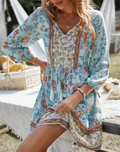 Laden Sie das Bild in den Galerie-Viewer, V-neck Printed Casual Bohemian Short Dress