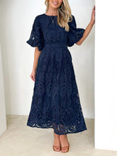 Carregar imagem no visualizador da galeria, Puff Sleeve Lace Midi Dress