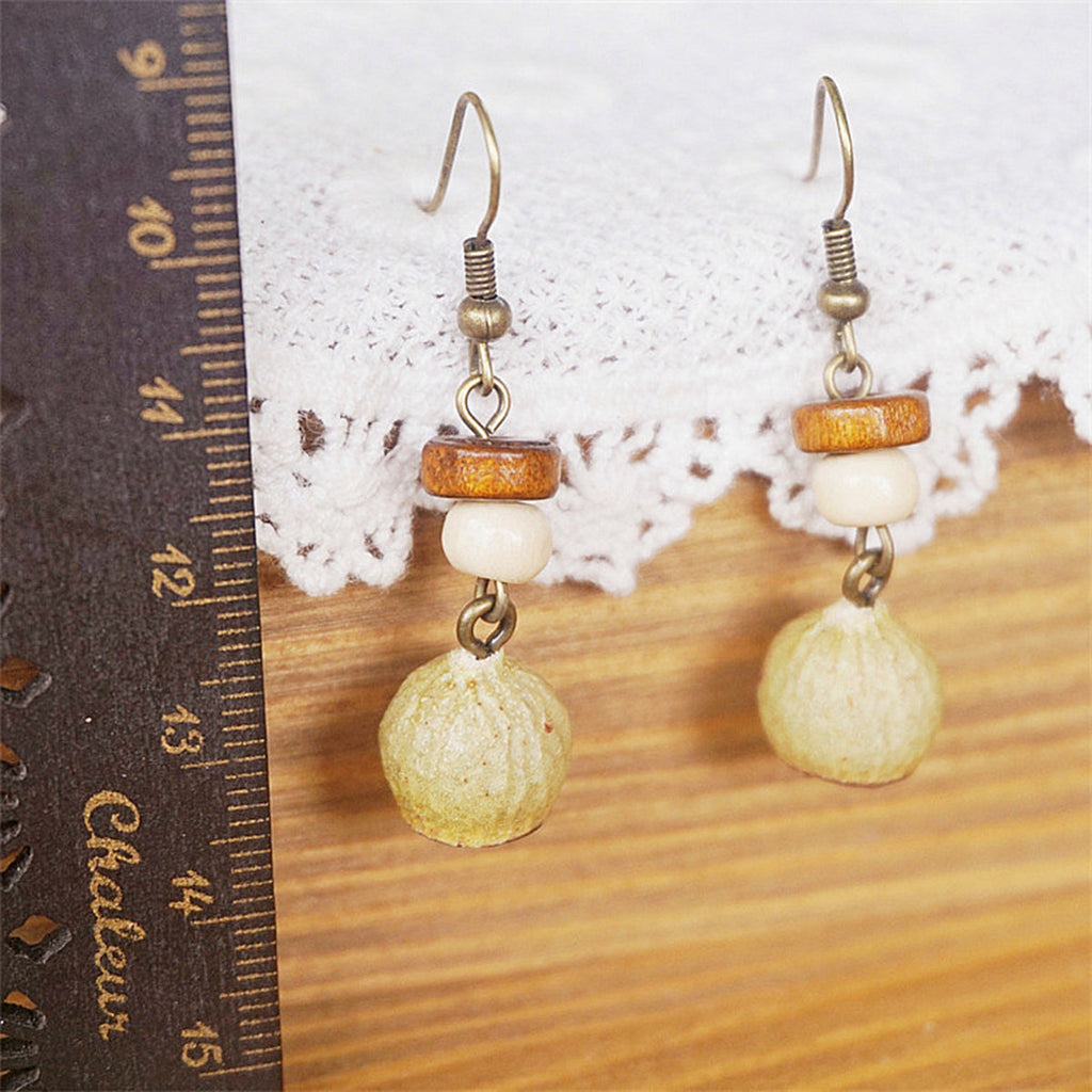 Boucles d'oreilles rétro en bois massif et fruits séchés faites à la main