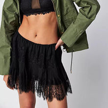 Laden Sie das Bild in den Galerie-Viewer, Lace pleated fashionable mini skirt