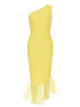 Görseli Galeri görüntüleyiciye yükleyin, One-Shoulder Mesh Dress