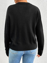 Carica l&#39;immagine nel visualizzatore di Gallery, Heart Embroidered Crewneck Sweater