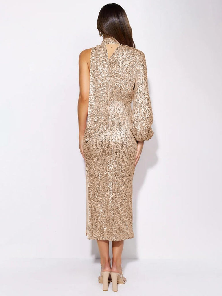 Robe mi-longue asymétrique à sequins et col licou