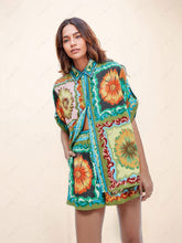 Lataa kuva Galleria-katseluun, Sunflower Print Button-Down Oversized Shirt