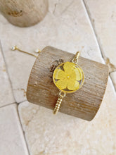 Indlæs billede til gallerivisning Yellow Epoxy Embossed Round Bracelet