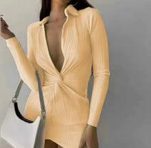 Laden Sie das Bild in den Galerie-Viewer, aikergoodOph¨¦lie Ribbed Plunging V Long Sleeve Mini Dress