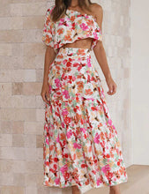 Görseli Galeri görüntüleyiciye yükleyin, Floral Print One Shoulder Crop Top Tiered Skirt Suits