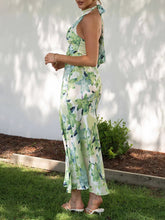 Carica l&#39;immagine nel visualizzatore di Gallery, Floral Print Halter Backless Flowy Vacation Maxi Dresses