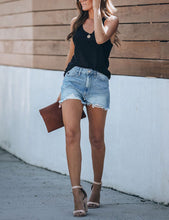 Indlæs billede til gallerivisning Hazel High Rise Distressed Denim Shorts