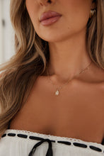 Charger l&#39;image dans la galerie, 14k Gold Plated Besties With Pearls Necklace Gold