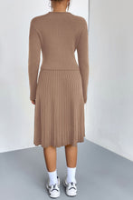 Görseli Galeri görüntüleyiciye yükleyin, A-Line Knit Sweater Skirt Set