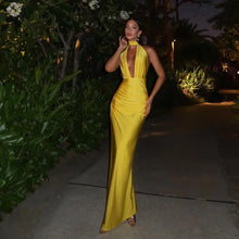 Načíst obrázek do prohlížeče Galerie, aikergood Tous Les Yeux Sont Sur Moi Backless Halter Maxi Dress