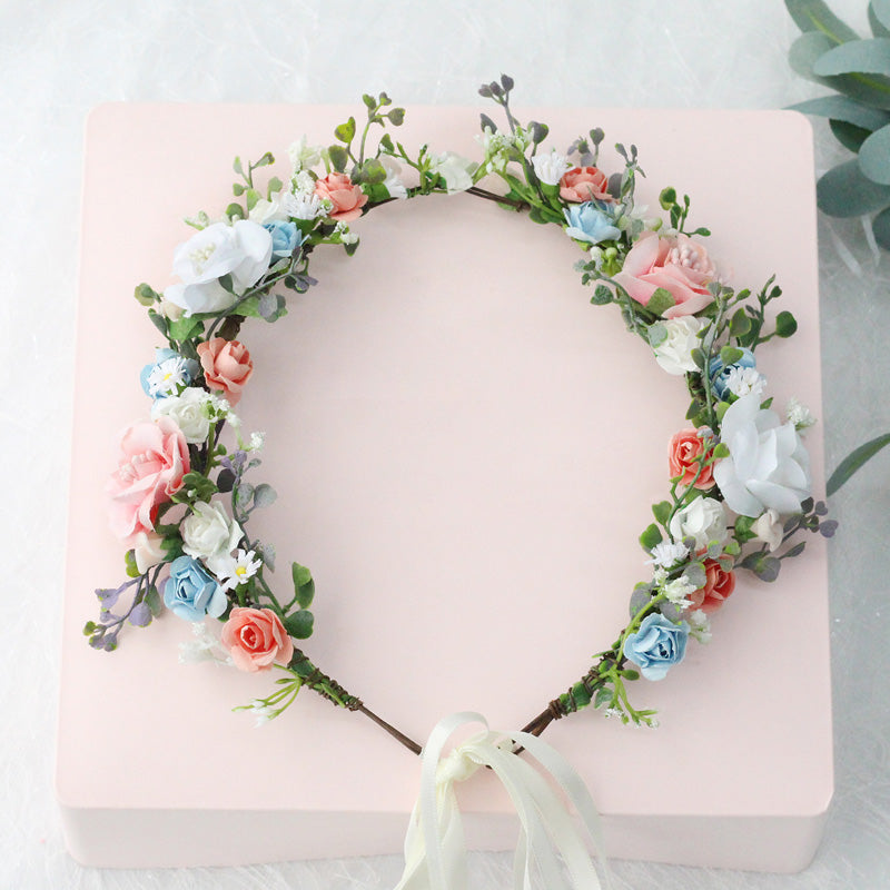 Couronne de fleurs de roses romantiques