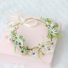 Carica l&#39;immagine nel visualizzatore di Gallery, White Daisy Flower Crown