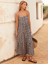 Carregar imagem no visualizador da galeria, Strappy Square Neck Split Maxi Dress