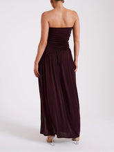 Görseli Galeri görüntüleyiciye yükleyin, Strapless Slinky Maxi Dress With Split - Burgundy
