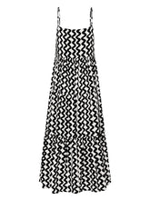 Carregar imagem no visualizador da galeria, Strappy Square Neck Split Maxi Dress