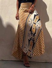 Carica l&#39;immagine nel visualizzatore di Gallery, High Waist Stripes Splice Printed Maxi Irregular Skirt