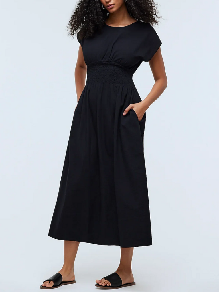 Robe mi-longue en seersucker à rayures et taille froncée