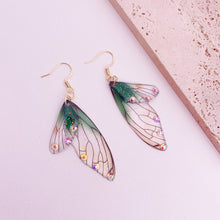 Laden Sie das Bild in den Galerie-Viewer, Butterfly Wing Handmade Earrings