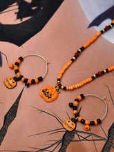 Laden Sie das Bild in den Galerie-Viewer, Halloween Fun Pumpkin Earrings and Necklace Set