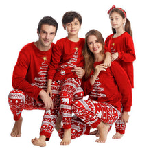 Charger l&#39;image dans la galerie, Ensemble de pyjama assorti à imprimé sapin de Noël rouge pour femme 