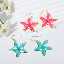 Laden Sie das Bild in den Galerie-Viewer, Ocean-inspired Starfish Earrings - Embrace the Trend