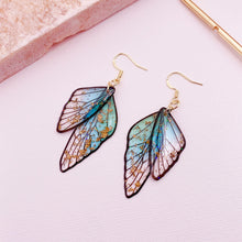 Laden Sie das Bild in den Galerie-Viewer, Butterfly Wing Handmade Earrings