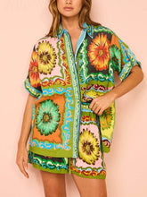 Lataa kuva Galleria-katseluun, Sunflower Print Button-Down Oversized Shirt