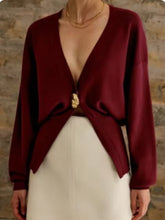 Carica l&#39;immagine nel visualizzatore di Gallery, V Neck Button Cardigan
