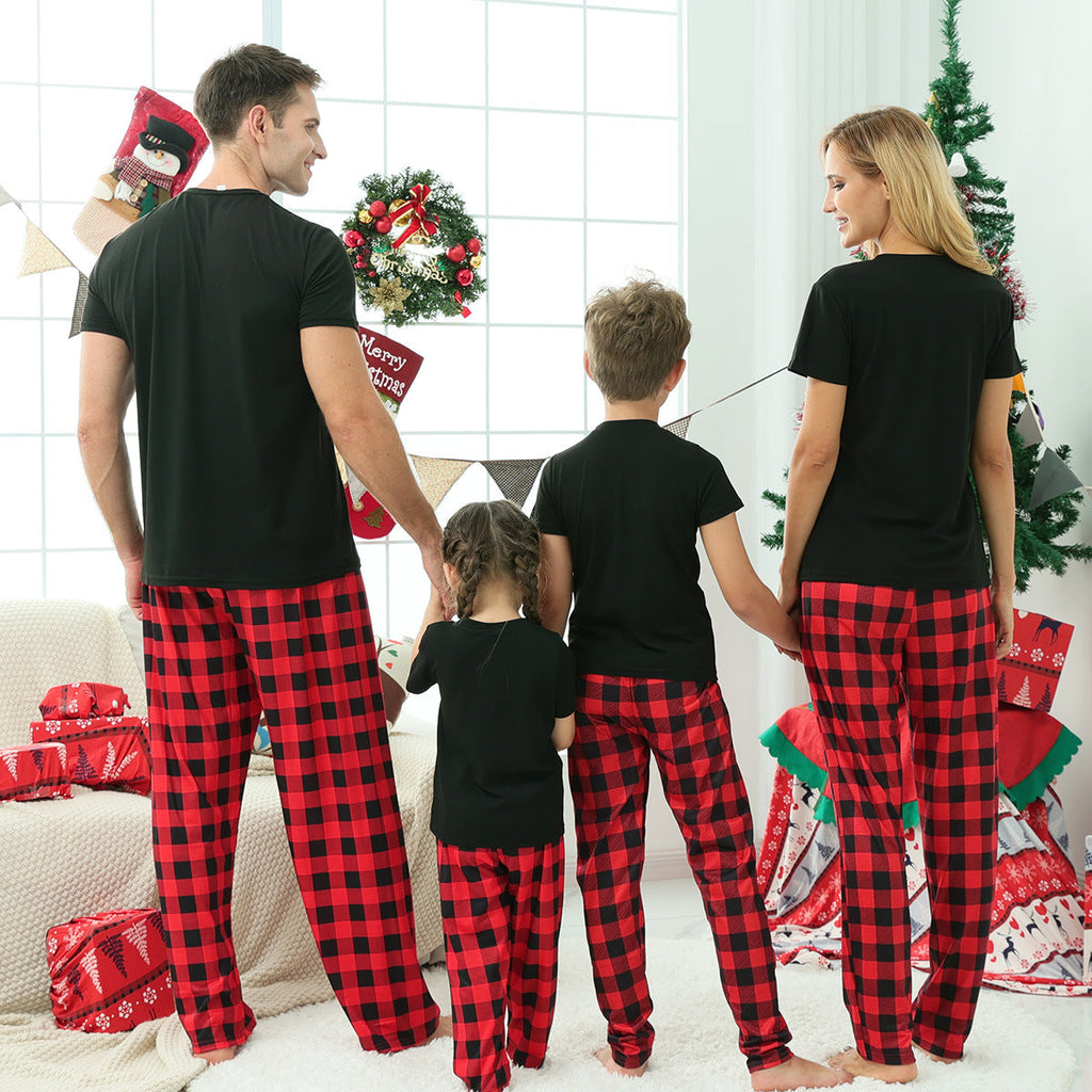 Ensemble de pyjama assorti à manches courtes à carreaux rouges pour la famille