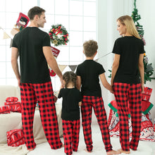 Laden Sie das Bild in den Galerie-Viewer, Red Plaid Short Sleeves Family Matching Pajamas Set