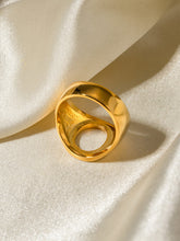 Carregar imagem no visualizador da galeria, Oval Hollow Ring