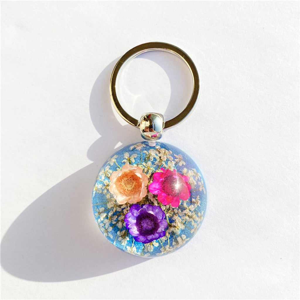 Hemisphere Amber Dried Flower Daisy Keychain