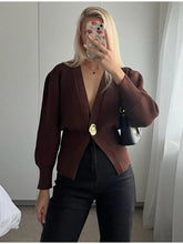 Carica l&#39;immagine nel visualizzatore di Gallery, V Neck Button Cardigan