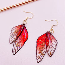 Charger l&#39;image dans la galerie, Boucles d&#39;oreilles faites main en forme d&#39;ailes de papillon 