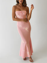 Carregar imagem no visualizador da galeria, Floral Embroidered Strapless Maxi Dress