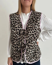 Load image into Gallery viewer, Leopard Print And Bow Waistcoat