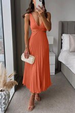 Görseli Galeri görüntüleyiciye yükleyin, V Neck Cut Out Waist Sleeveless Pleated Maxi Dress